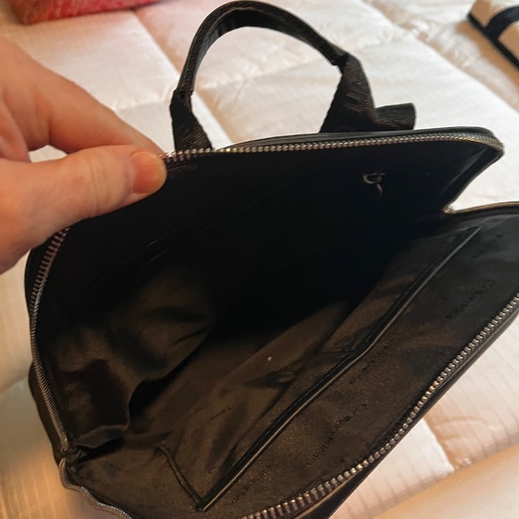 Leather backpack - Picture 2 of 3